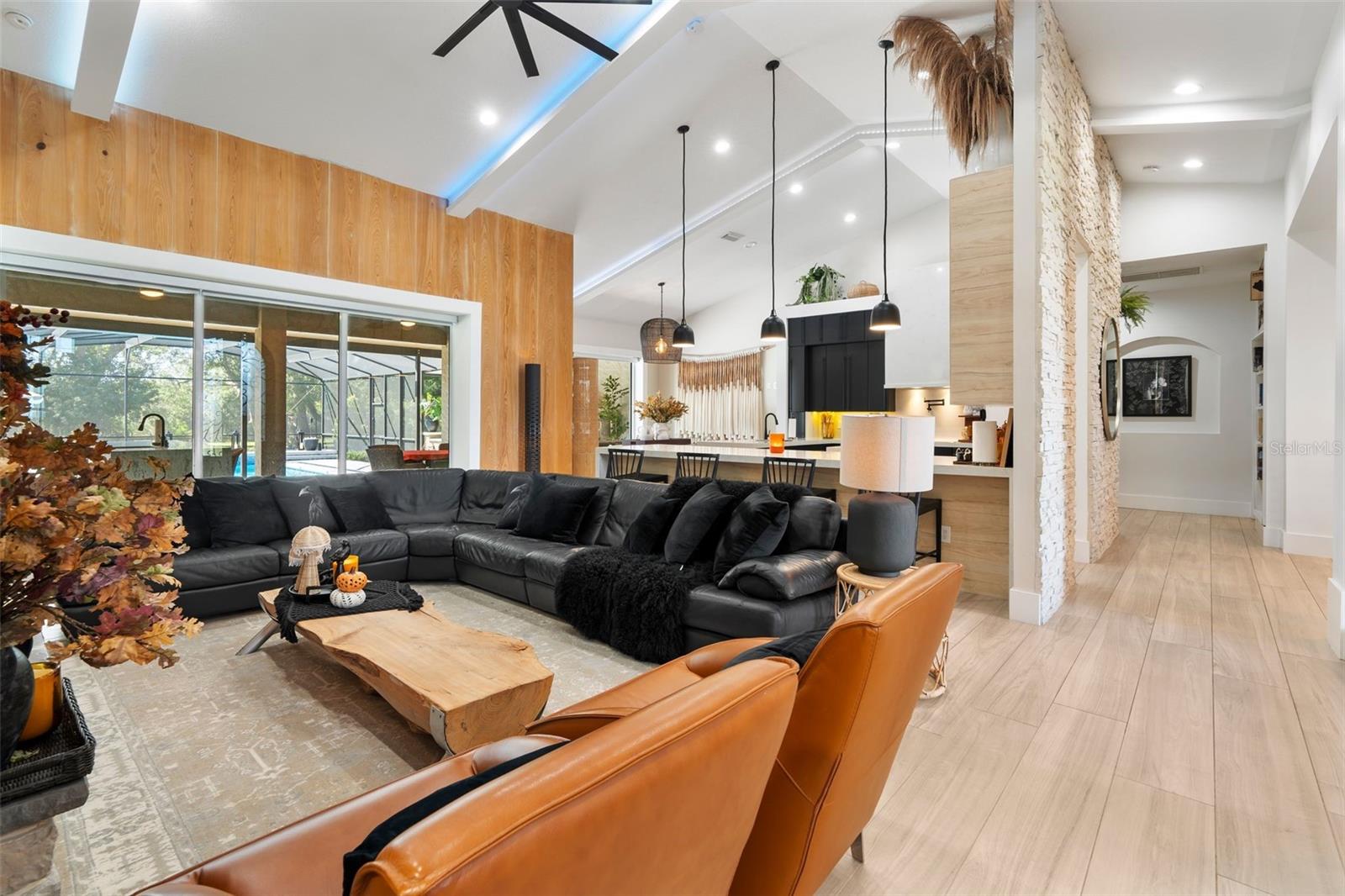 1384 Lake Shore Boulevard, FL