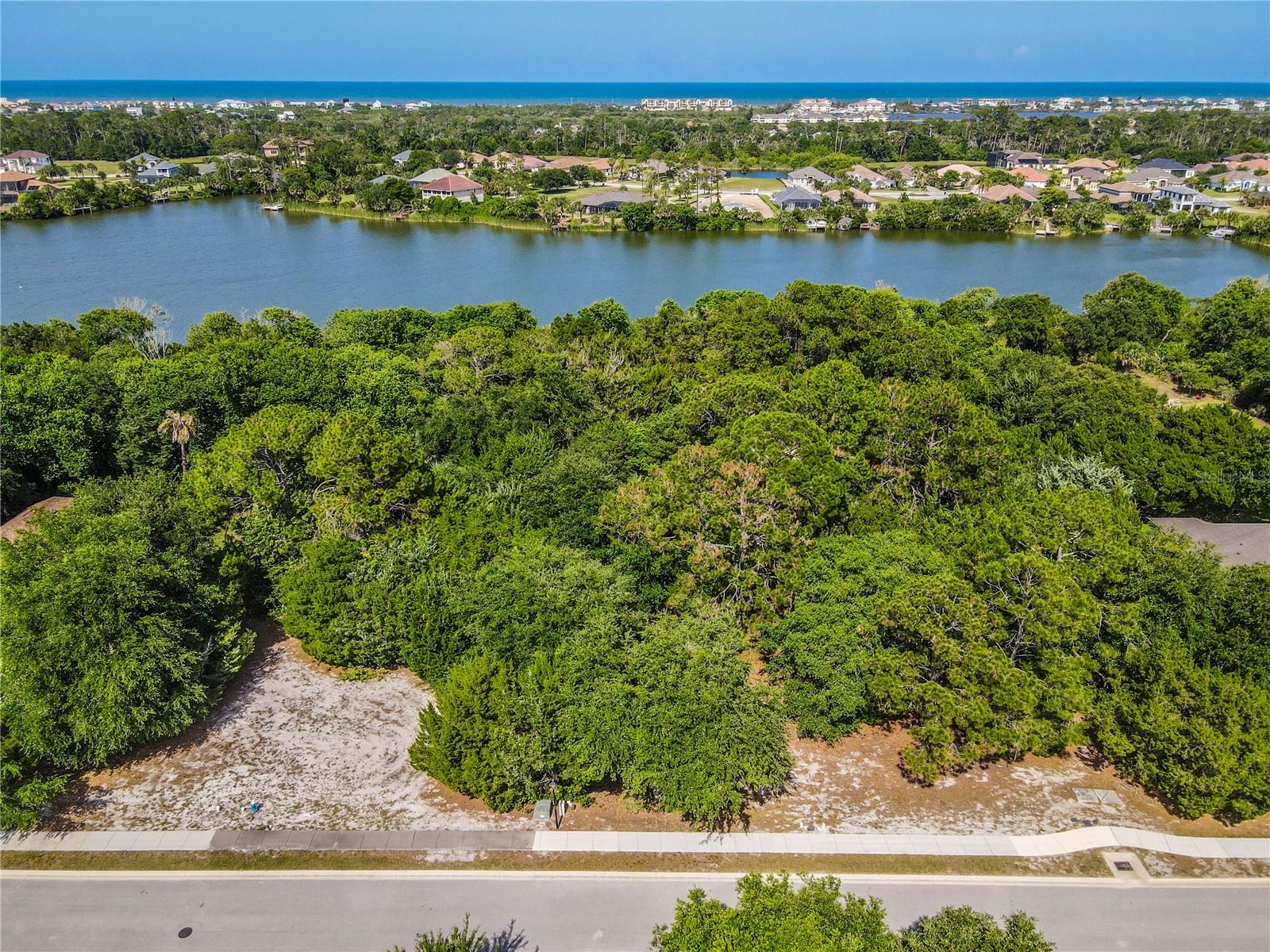 22 Lakewalk Drive, FL
