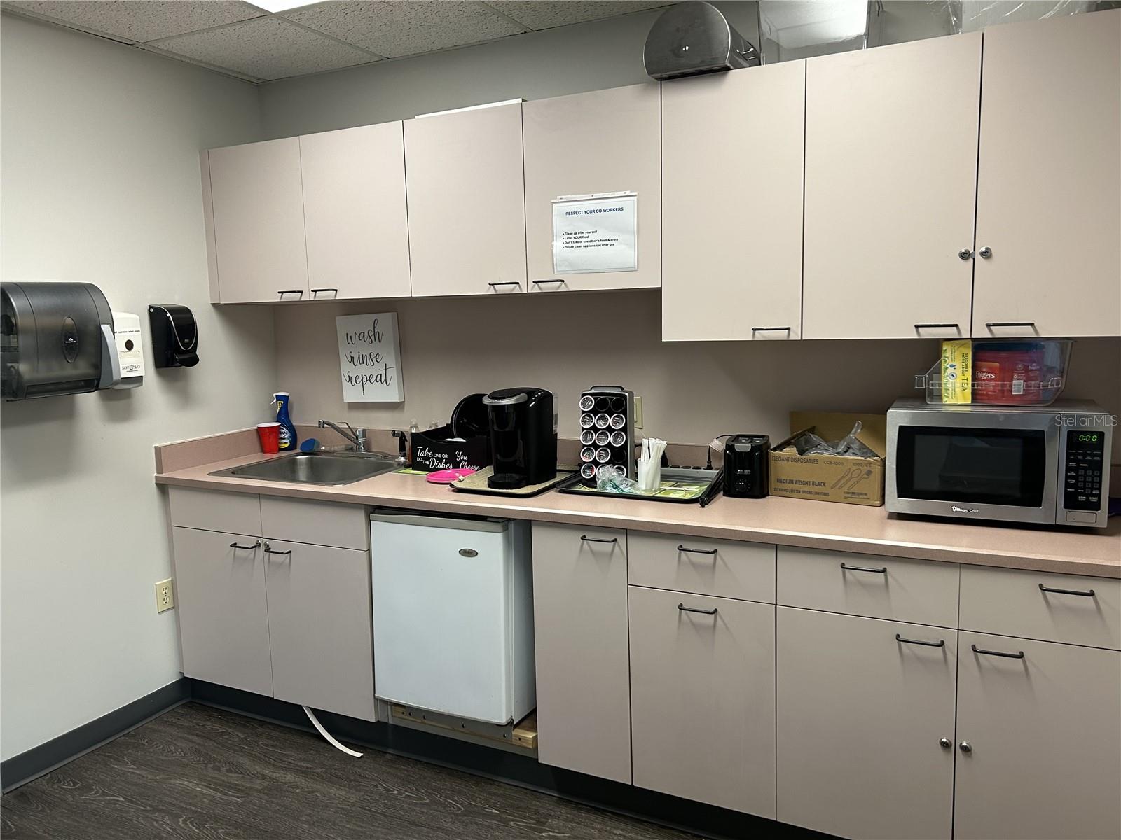 11 Commerce Boulevard, FL