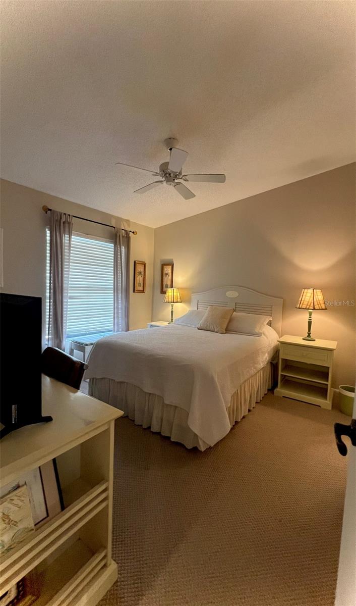 4570 Weybridge, FL