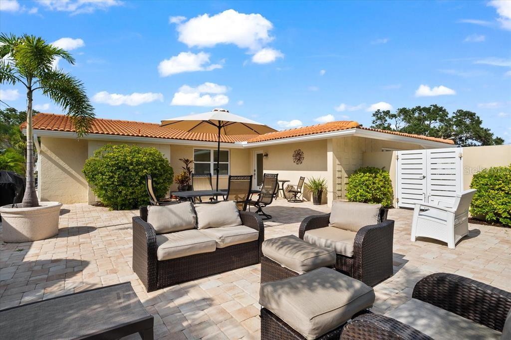 327 Avenida Milano, FL