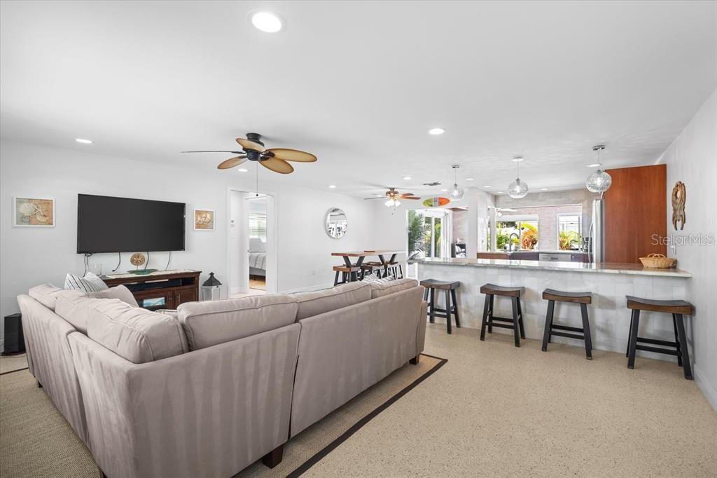 327 Avenida Milano, FL