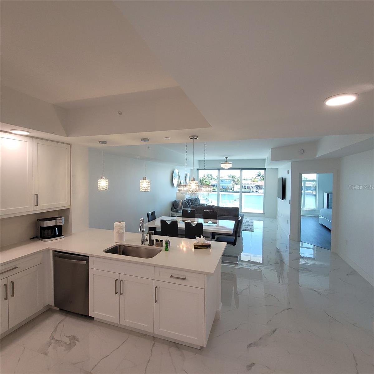 415 Island Way, FL