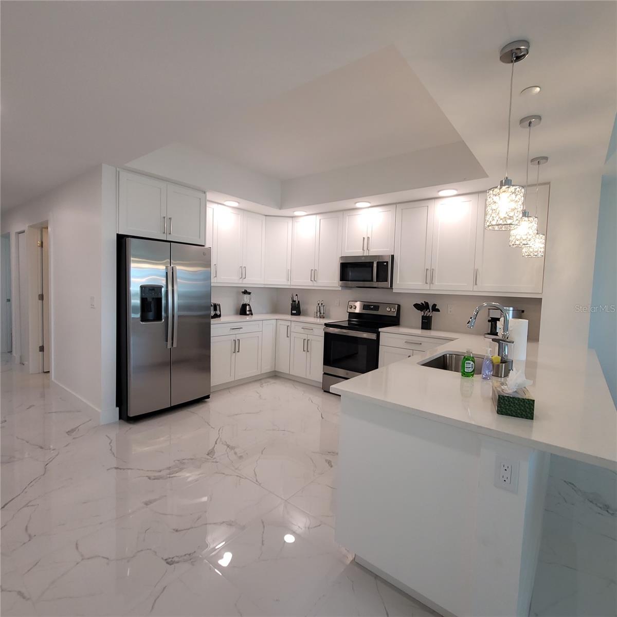 415 Island Way, FL