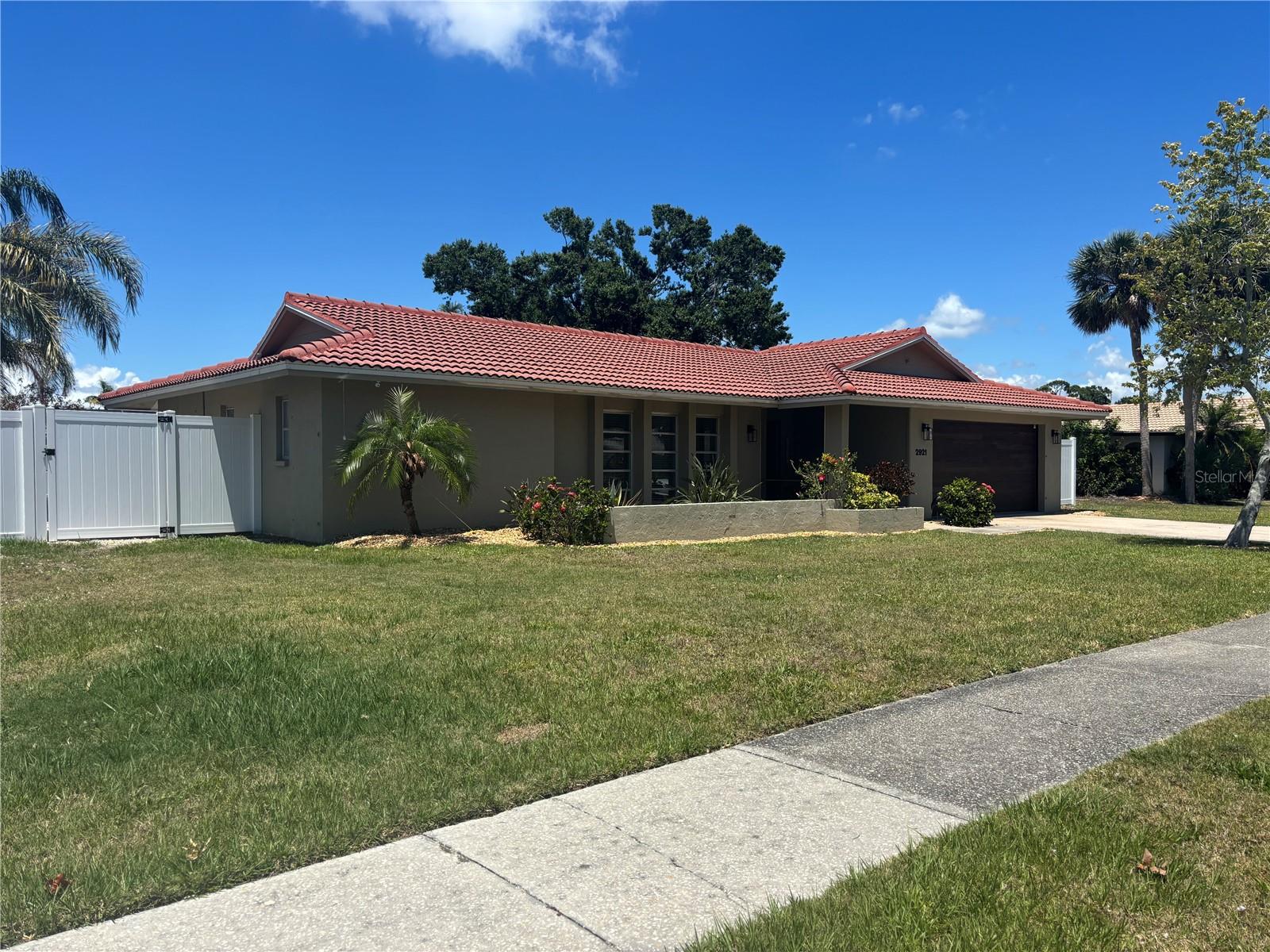 2921 Captiva Drive, FL