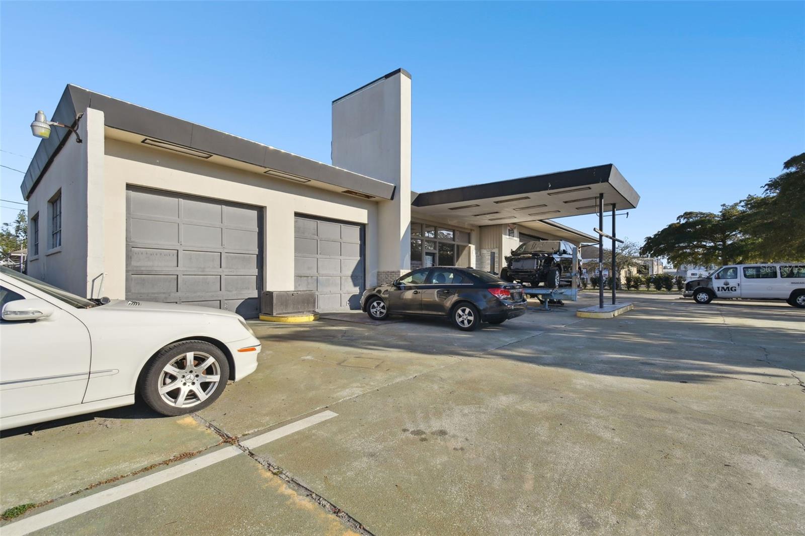 2011 9th Street, FL