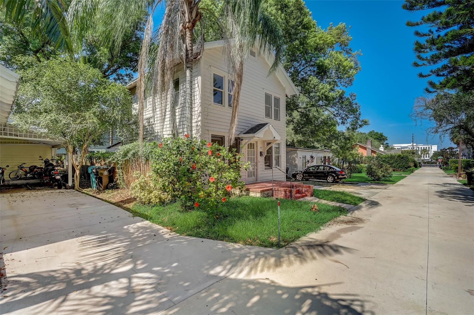 200 & 200 1/2 Hibiscus Court, FL