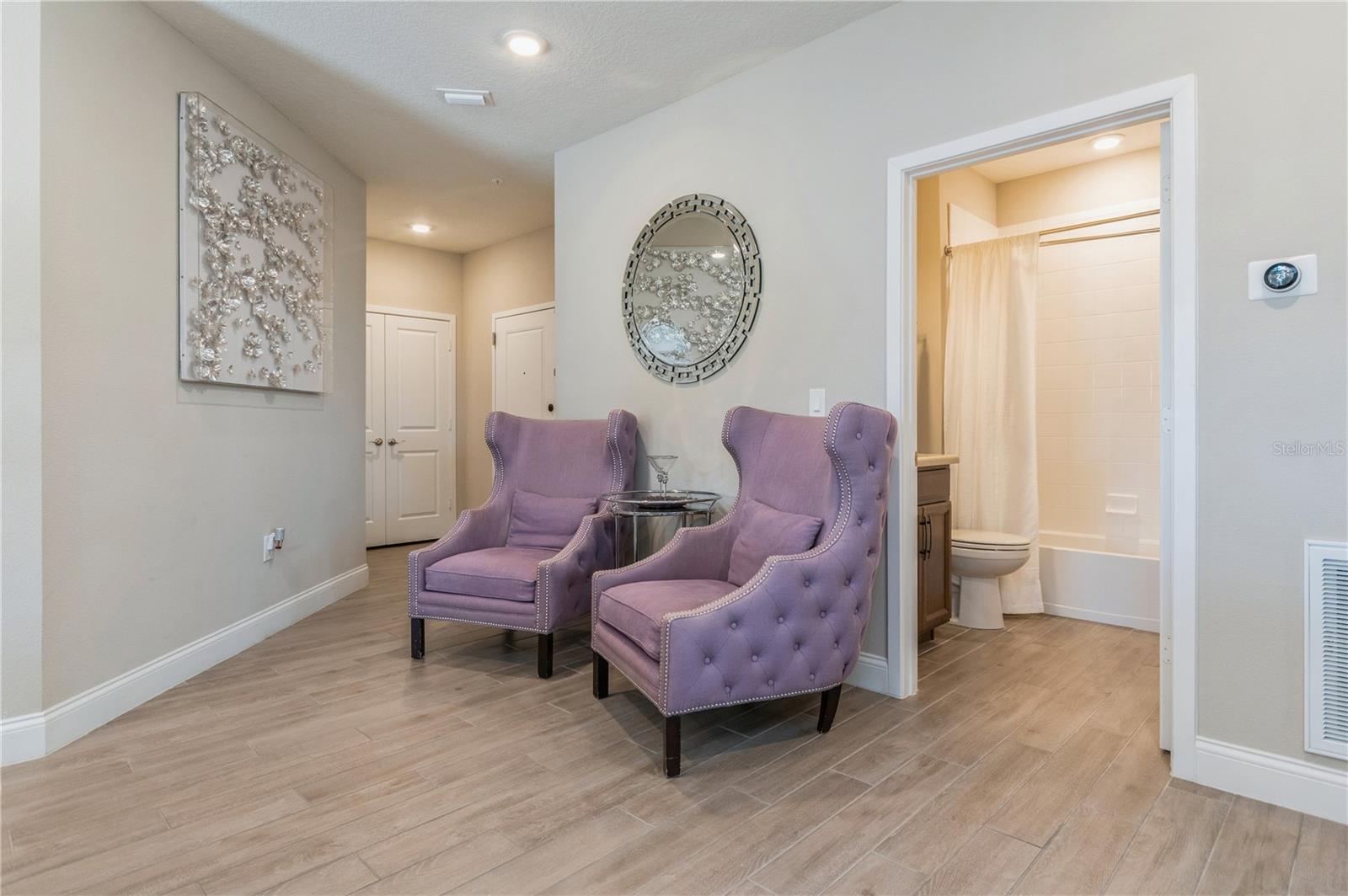 7517 Laureate Boulevard, FL