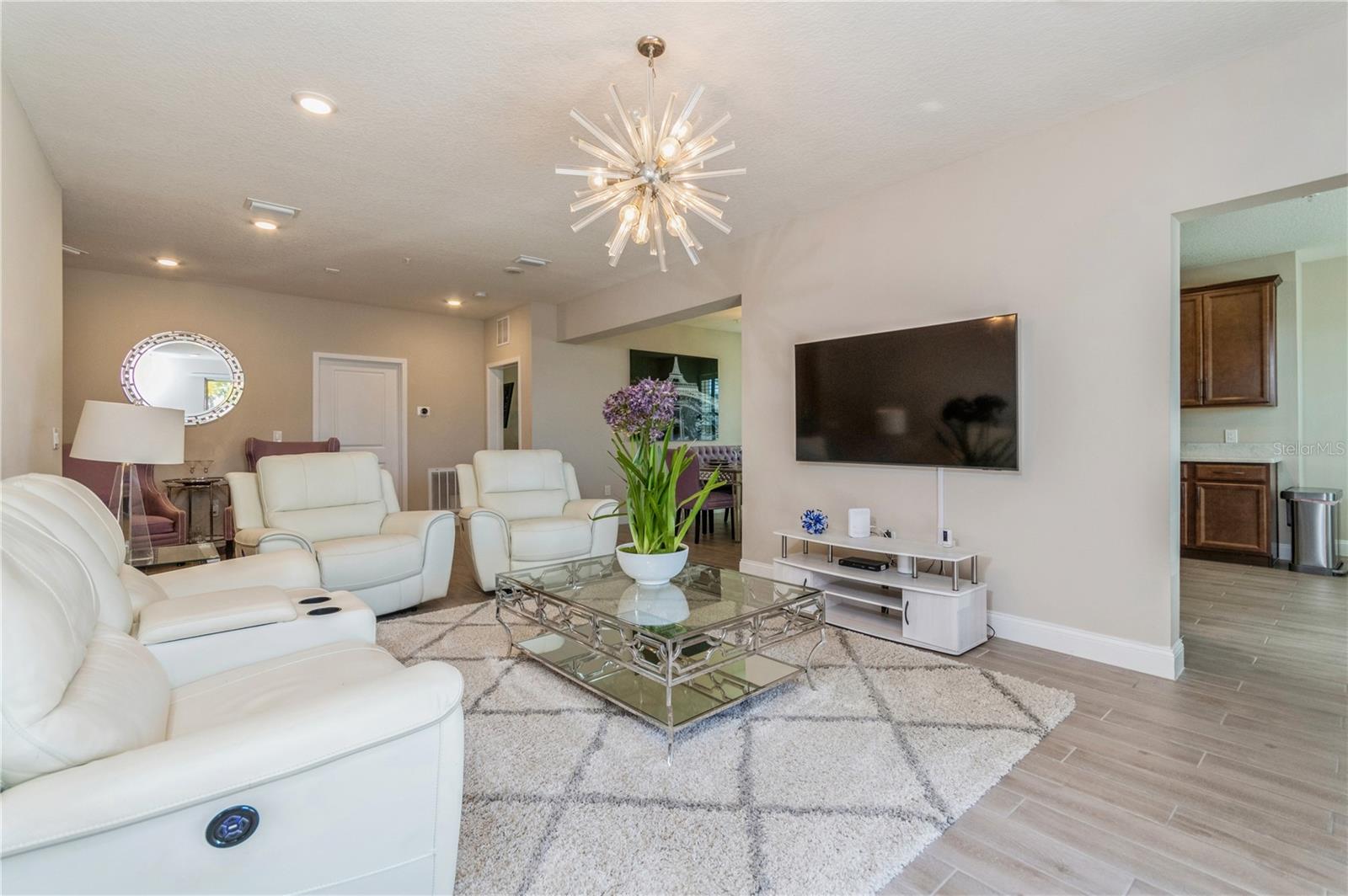 7517 Laureate Boulevard, FL