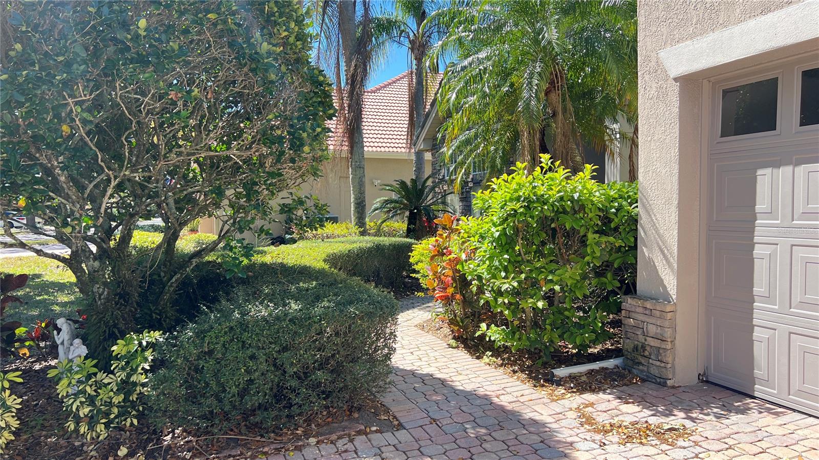 8854 Oak Landings Court, FL