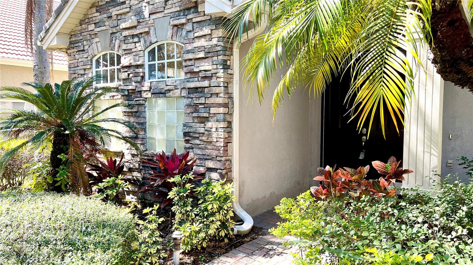 8854 Oak Landings Court, FL