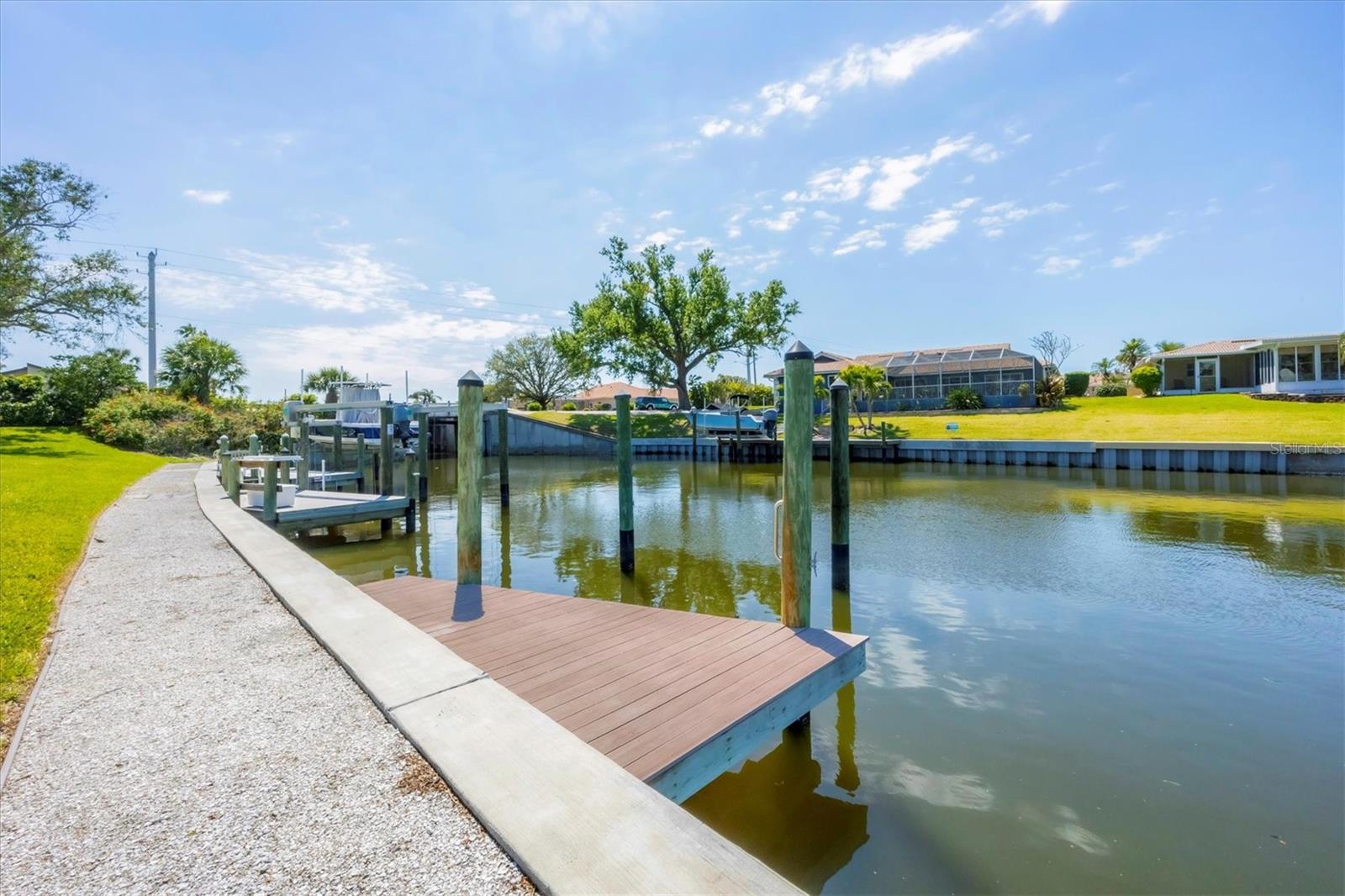 51 Oakwood Drive, FL
