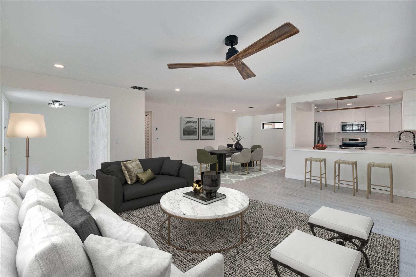 370 Woodlands Drive, FL