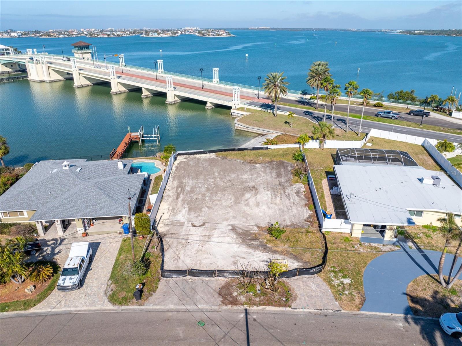 8043 Causeway Boulevard, FL