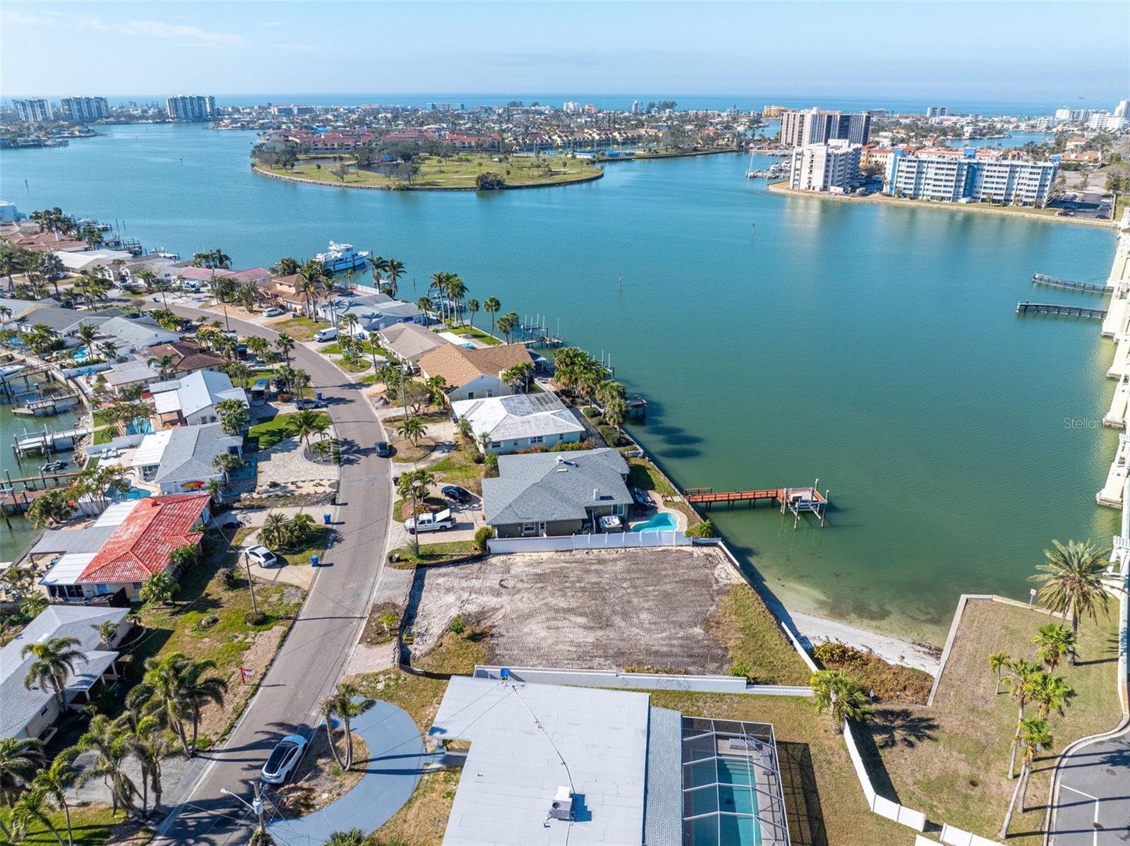 8043 Causeway Boulevard, FL