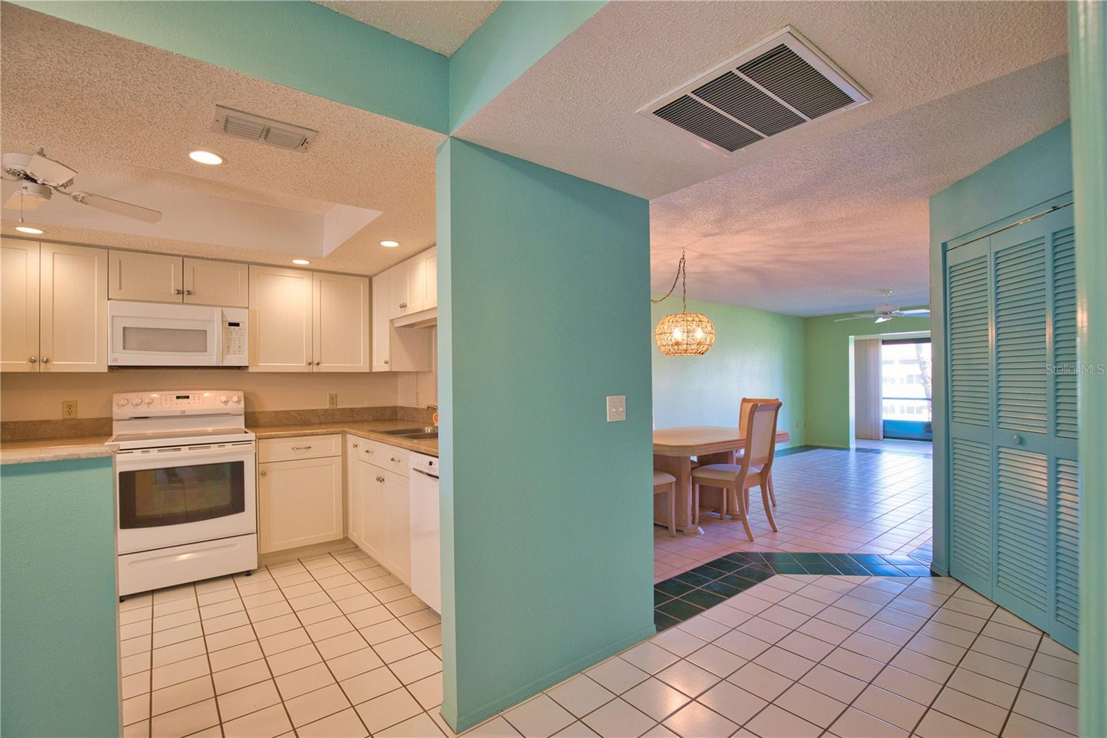 405 Pine Hollow Circle, FL