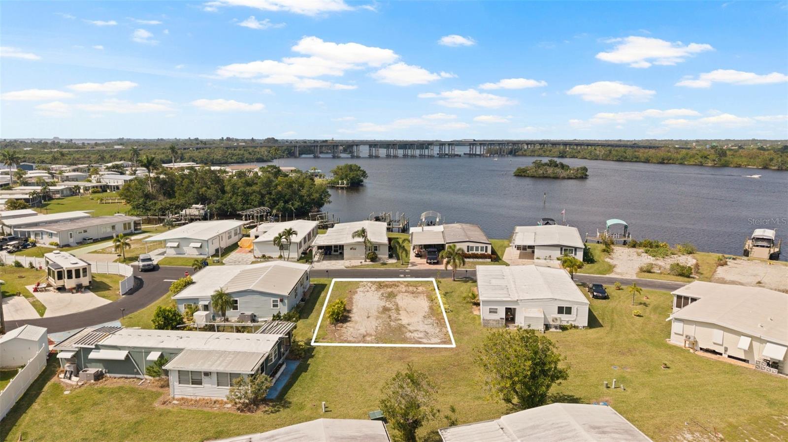 362 Shoreland Drive, FL