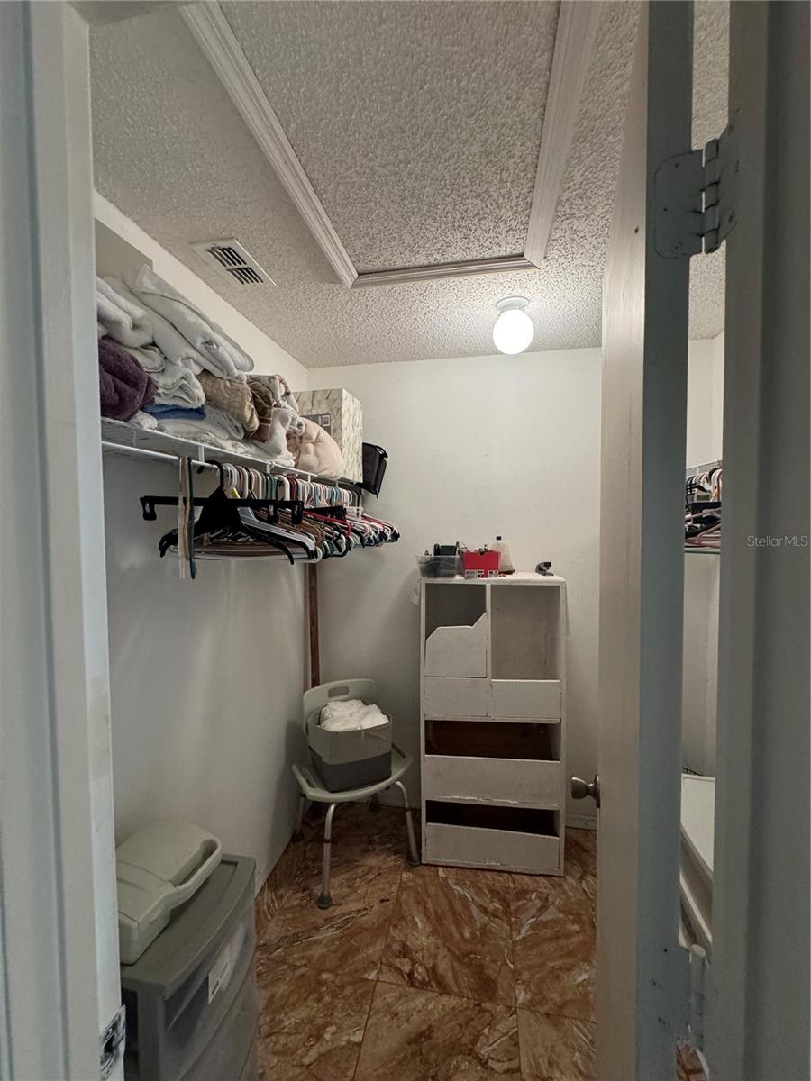 105 Cattail Court, FL