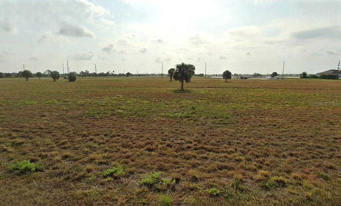 8 Spruce Lane, FL