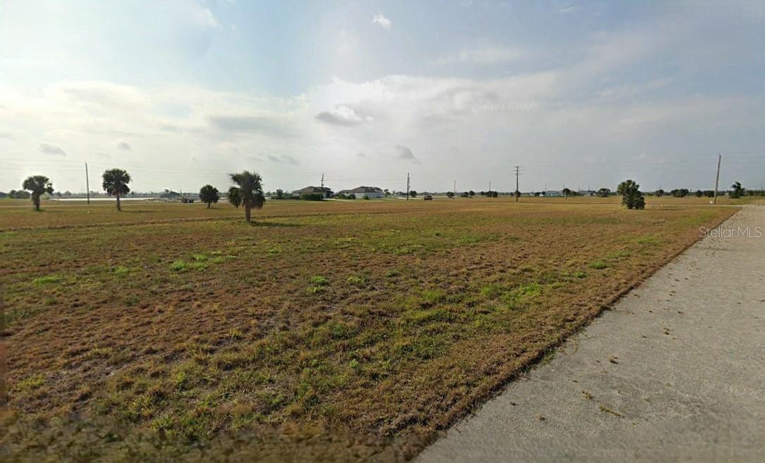 8 Spruce Lane, FL