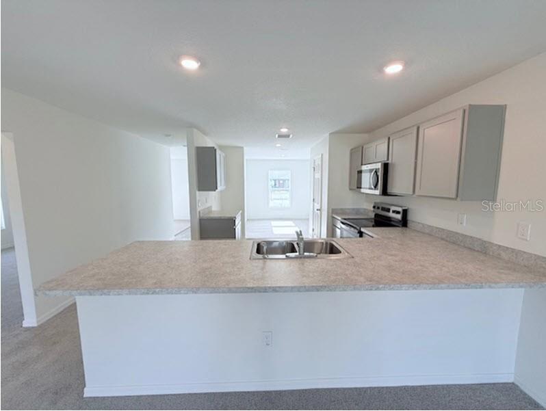 25 Round Thorn Drive, FL