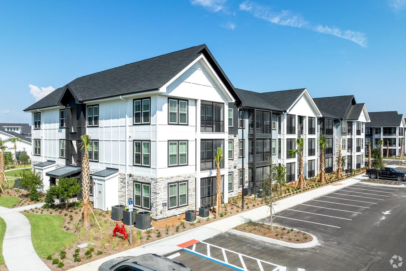 3020 Base Boulevard, FL