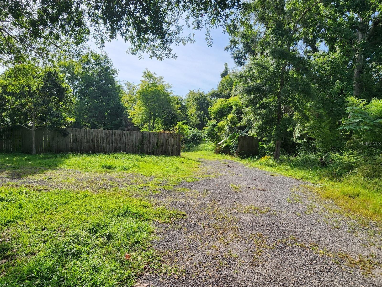 Sanford Avenue, FL