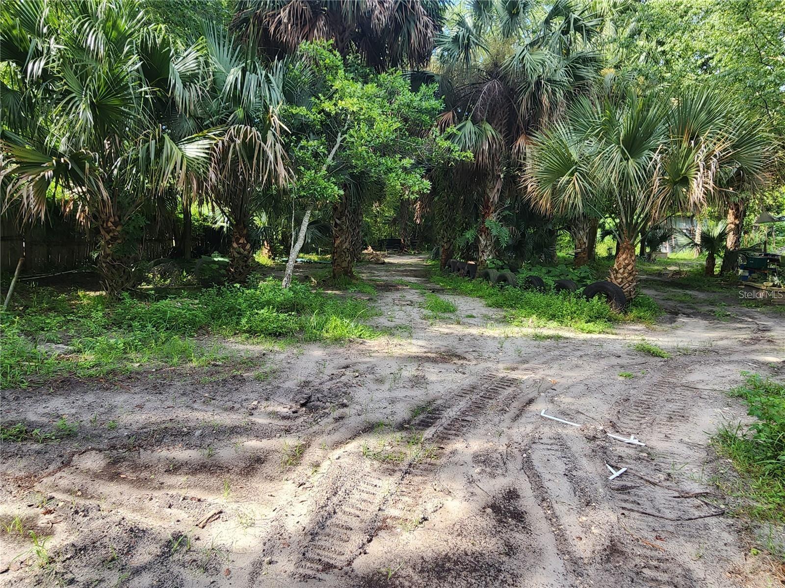 Sanford Avenue, FL