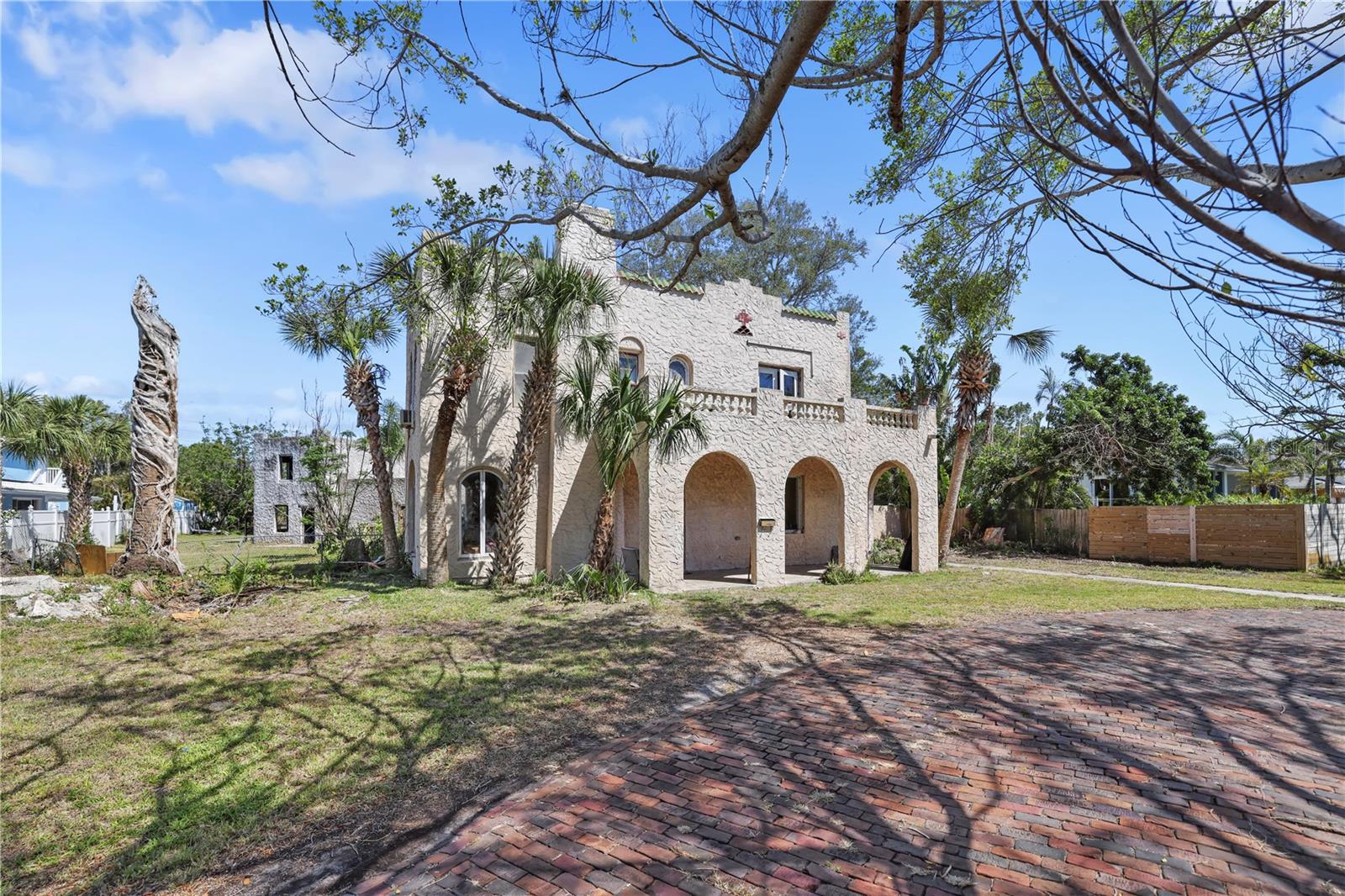636 Sunset Drive, FL