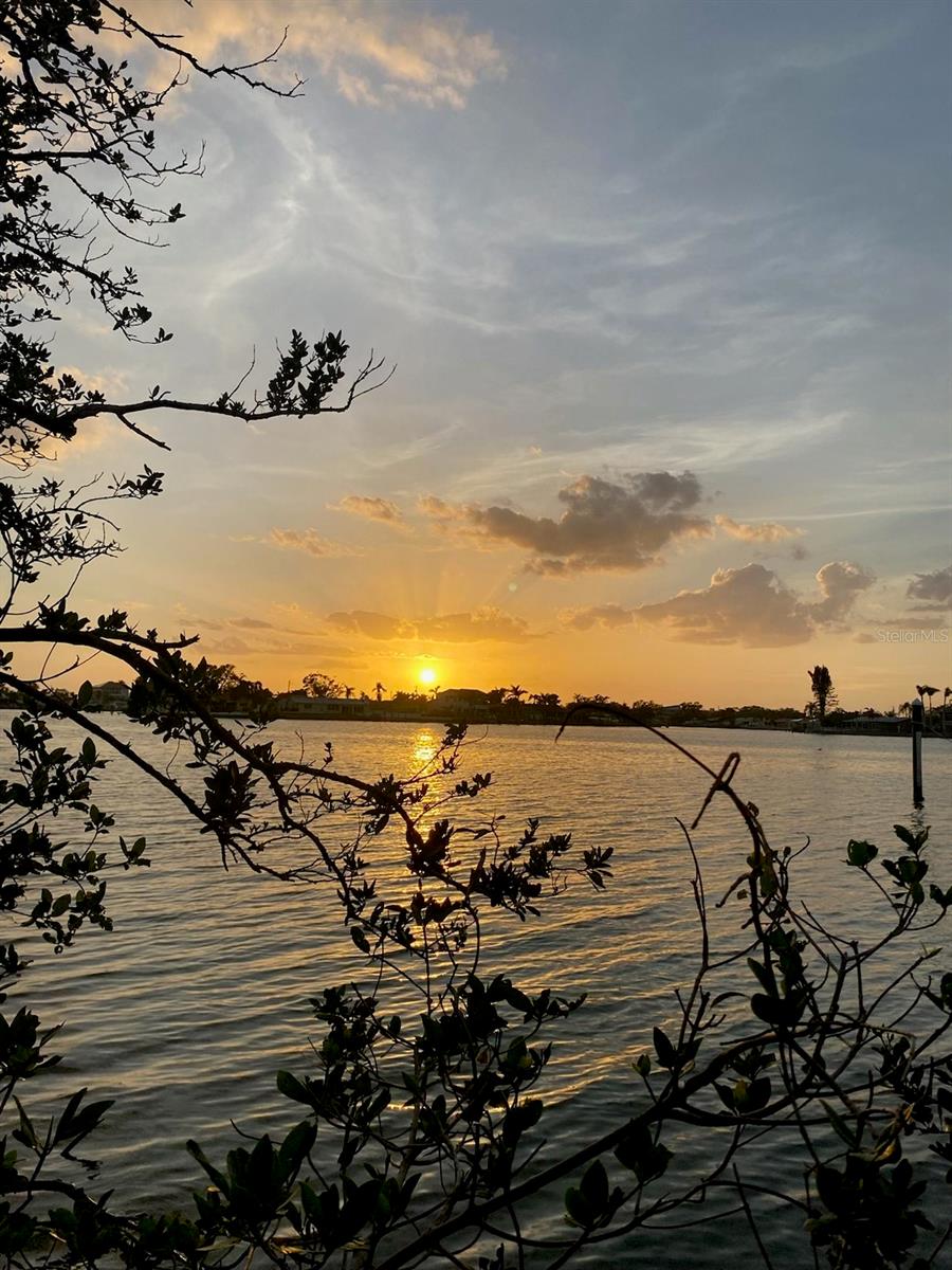 636 Sunset Drive, FL
