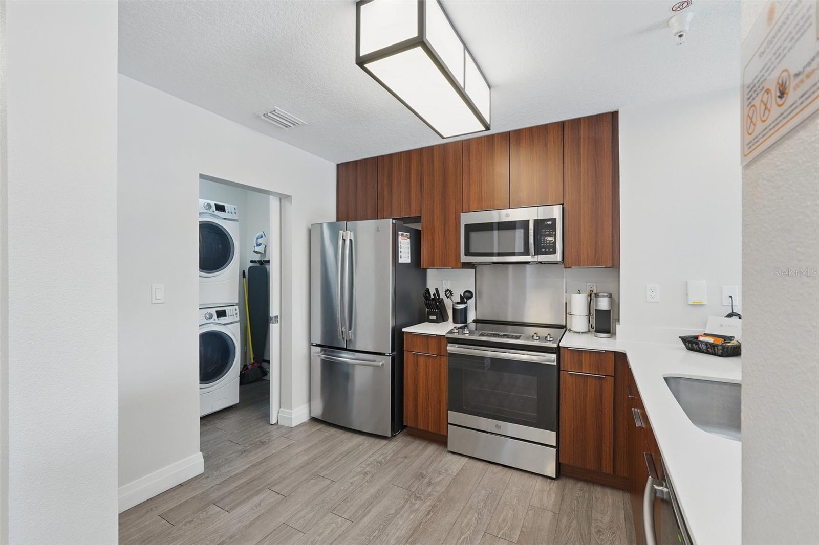 14501 Grove Resort Avenue, FL