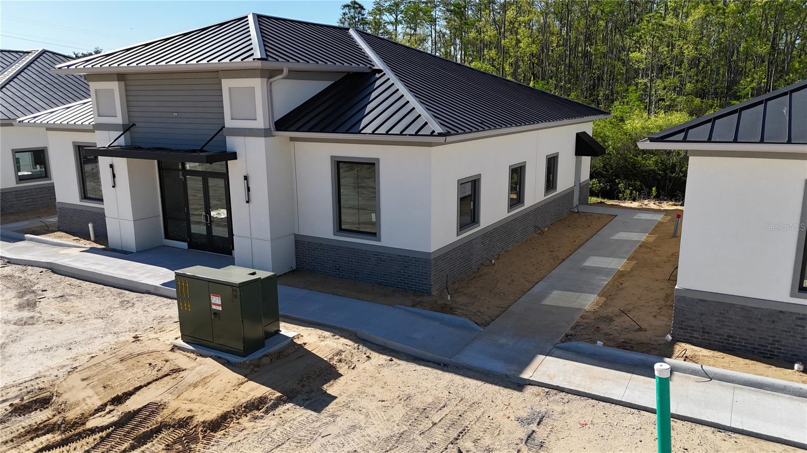 80 Exchange Loop Loop, FL