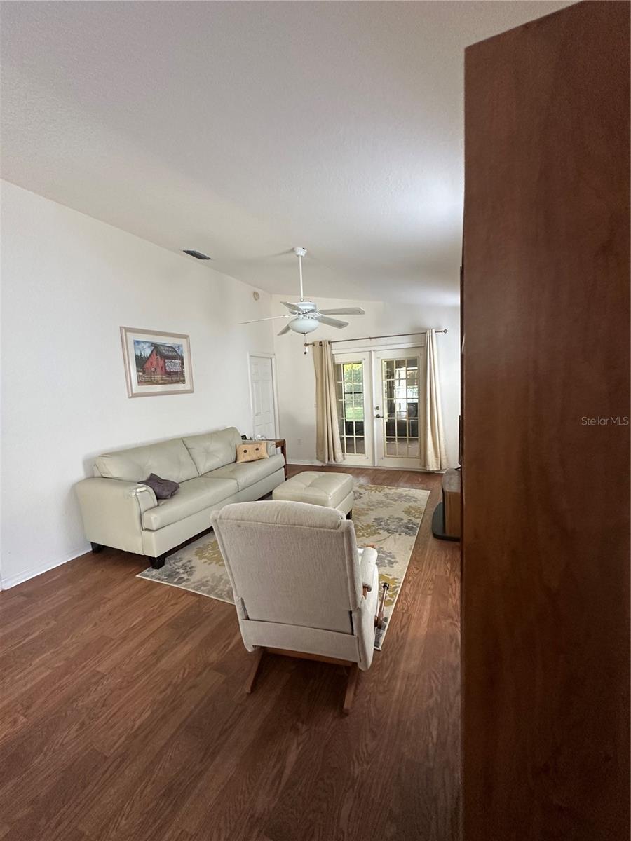 2127 N.E. 40th Ave., FL