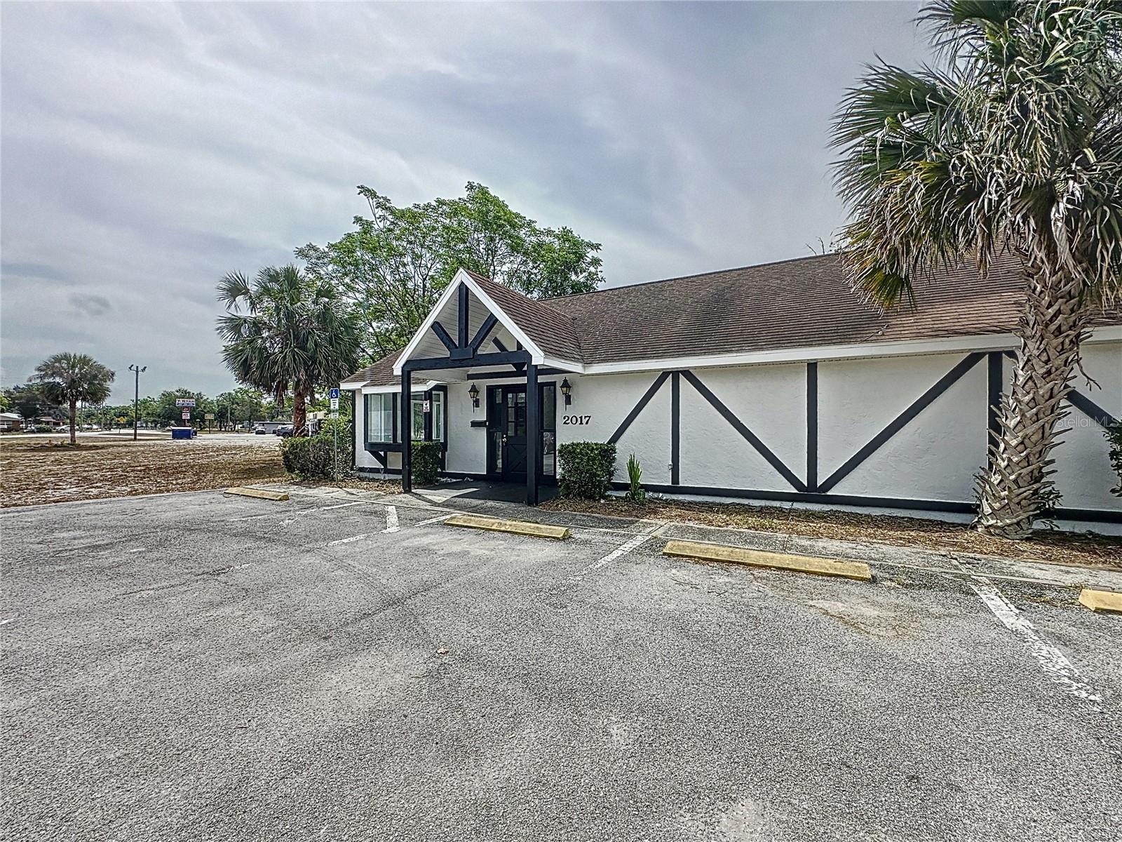2017 Main Street, FL