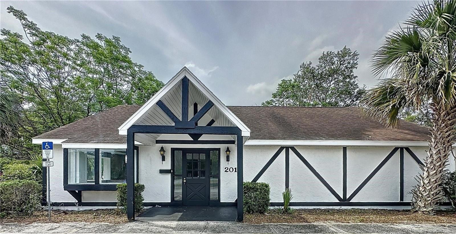 2017 Main Street, FL