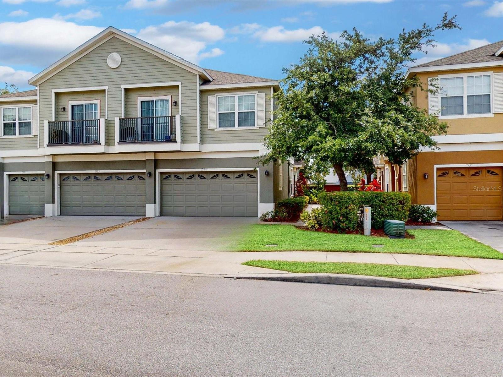 1933 Estancia Circle, FL