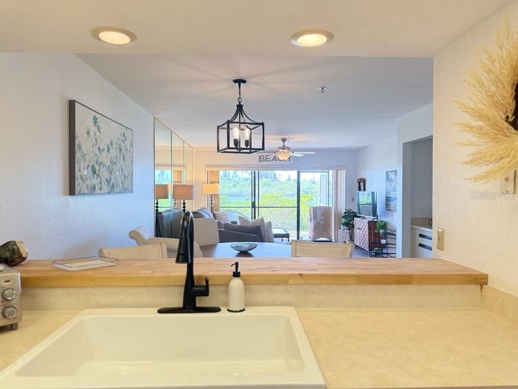460 Bouchelle Drive, FL