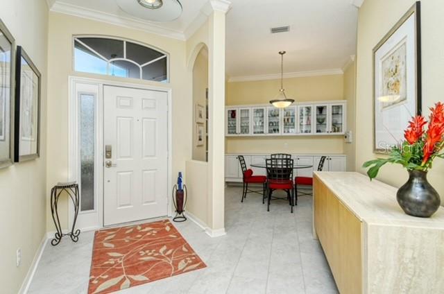 9480 Forest Hills Circle, FL