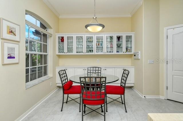 9480 Forest Hills Circle, FL