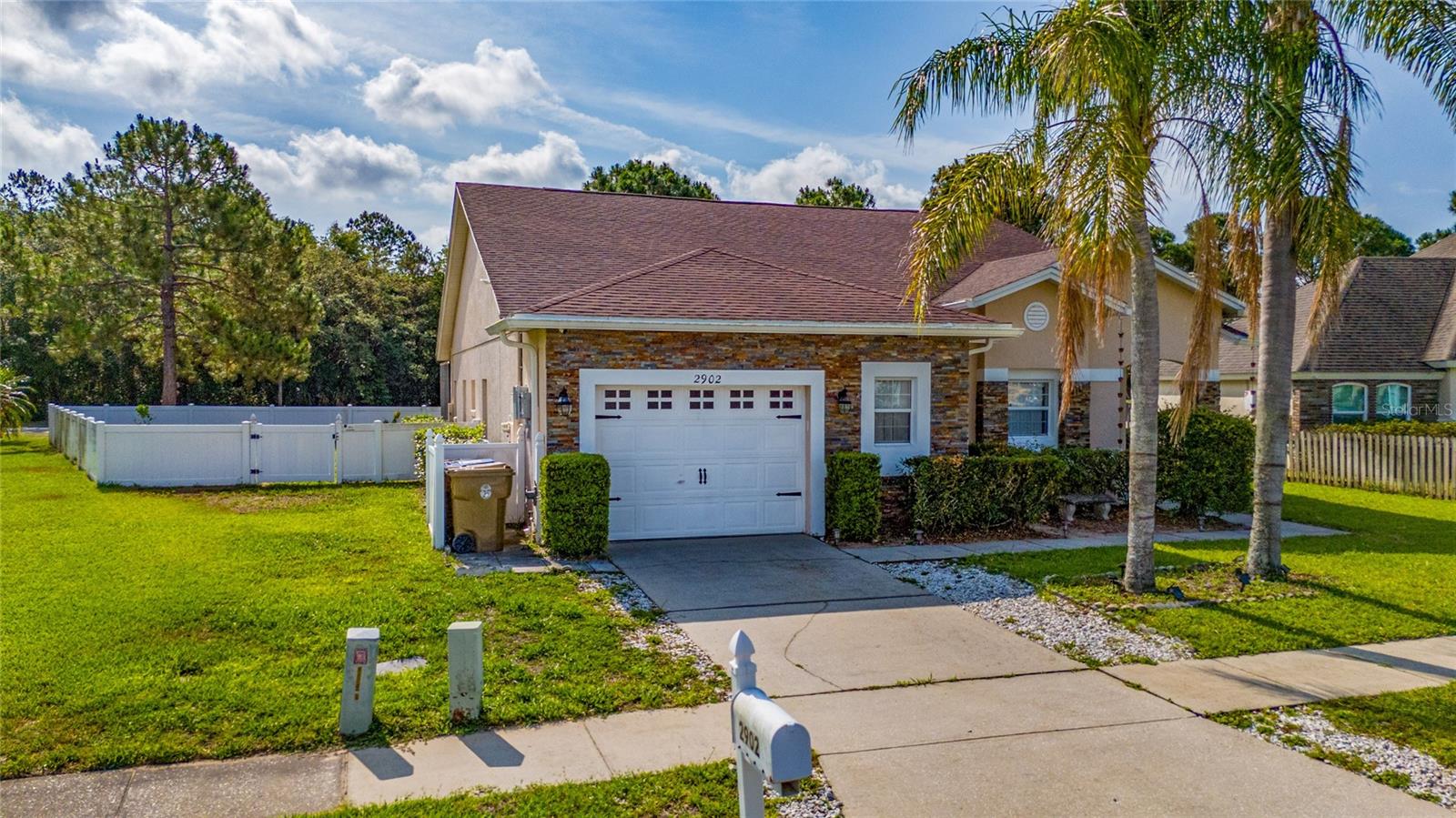 2902 Paddington Way, FL