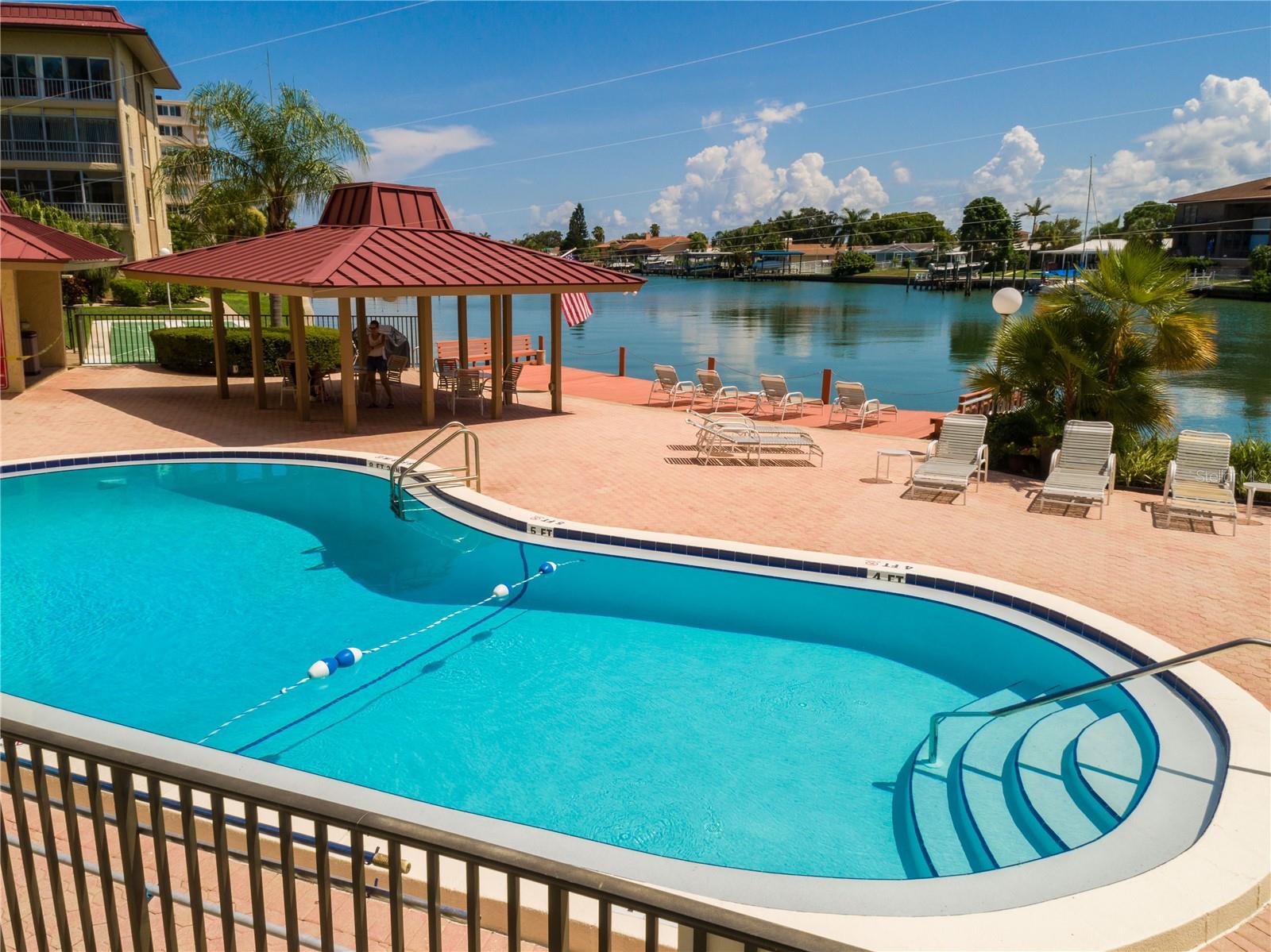 105 Island Way, FL