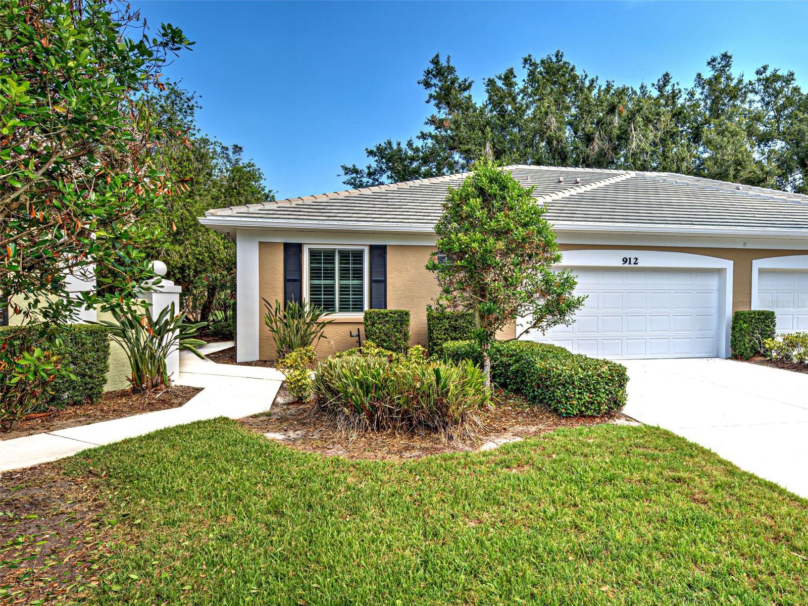 912 Barclay Court, FL