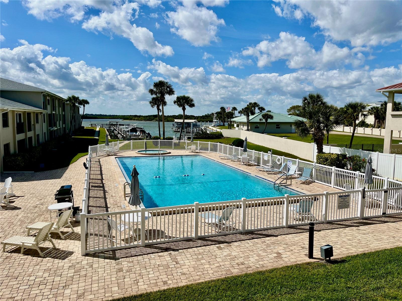 2100 Peninsula Avenue, FL
