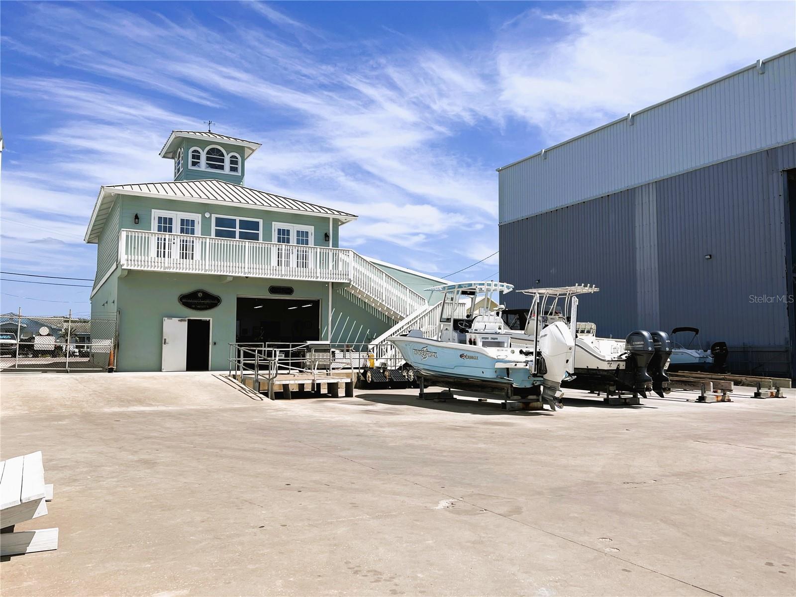 100 Circuit Road, FL