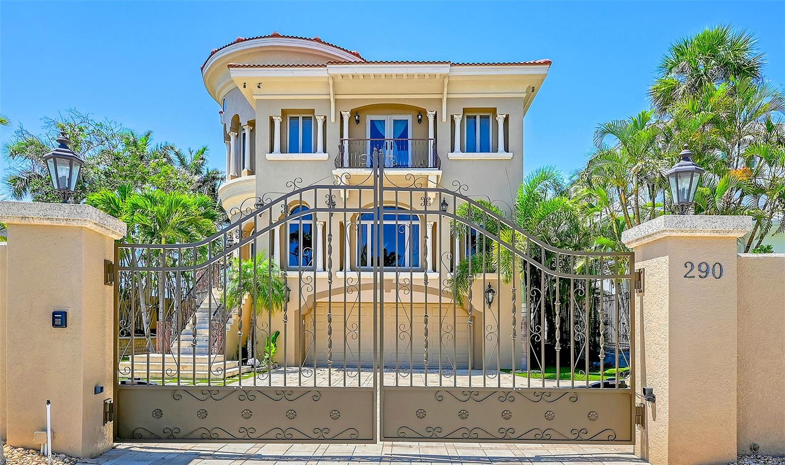 290 Washington Drive, FL