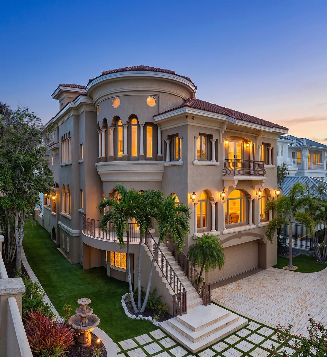 290 Washington Drive, FL