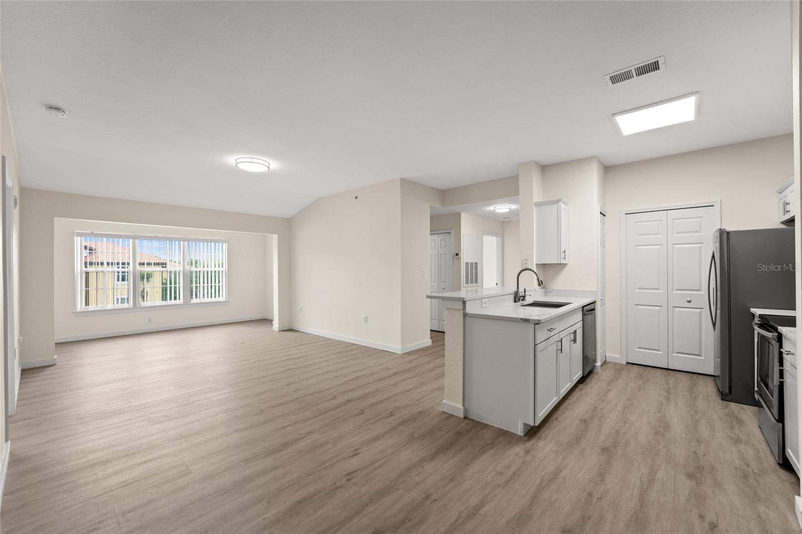 5447 Vineland Road, FL