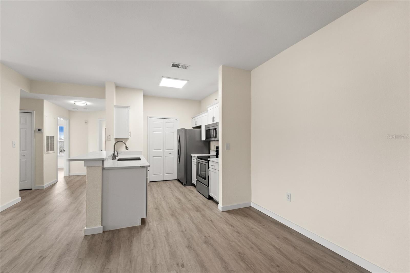 5447 Vineland Road, FL