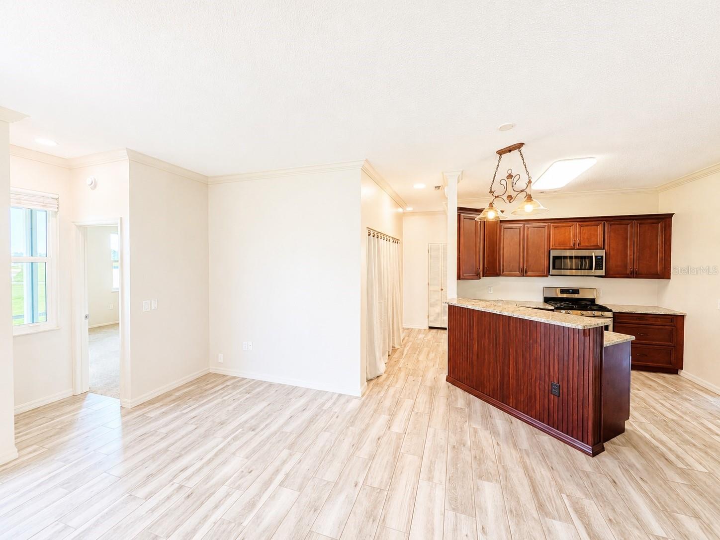 834 Springwood Circle, FL