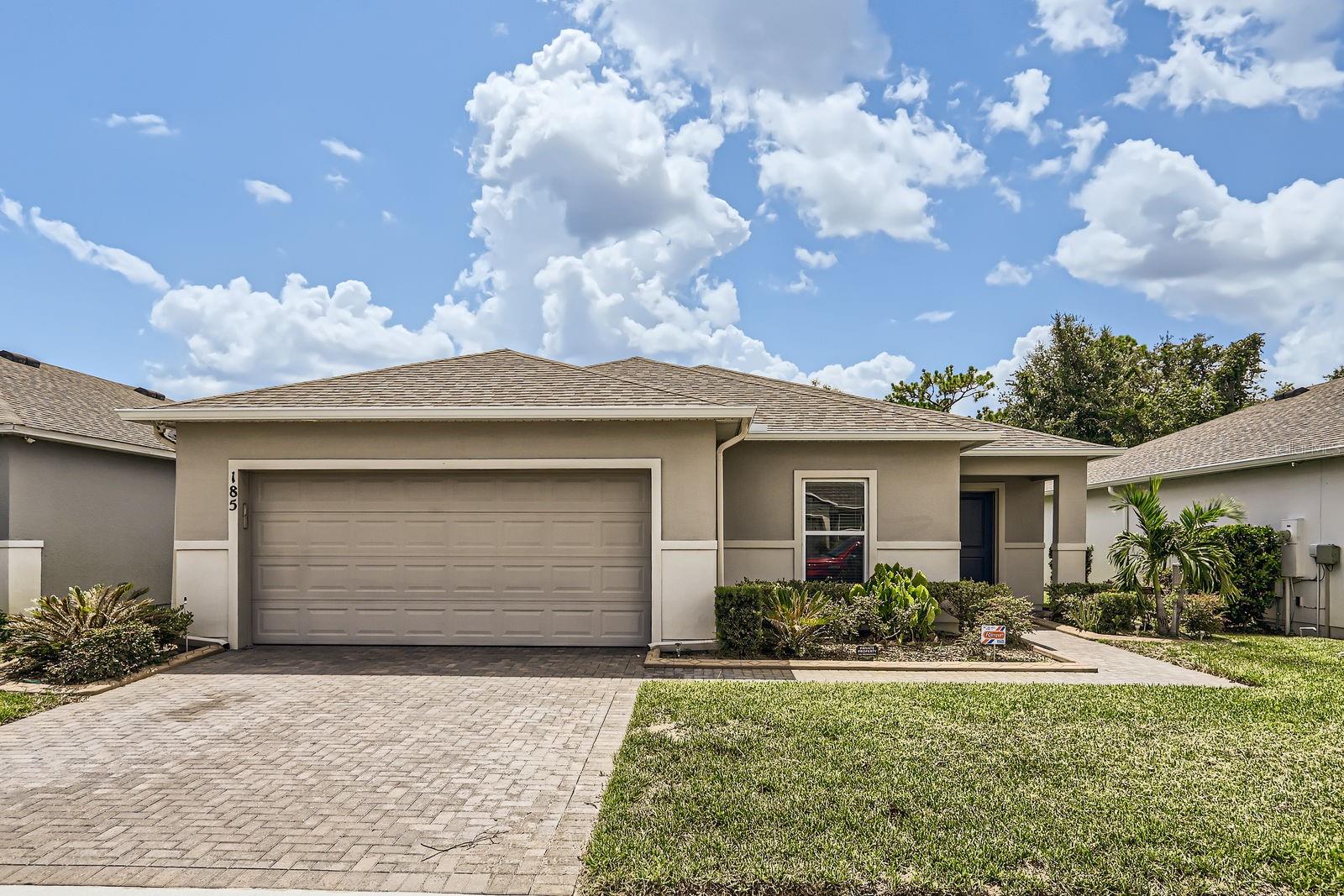 185 Hamlet Loop, FL
